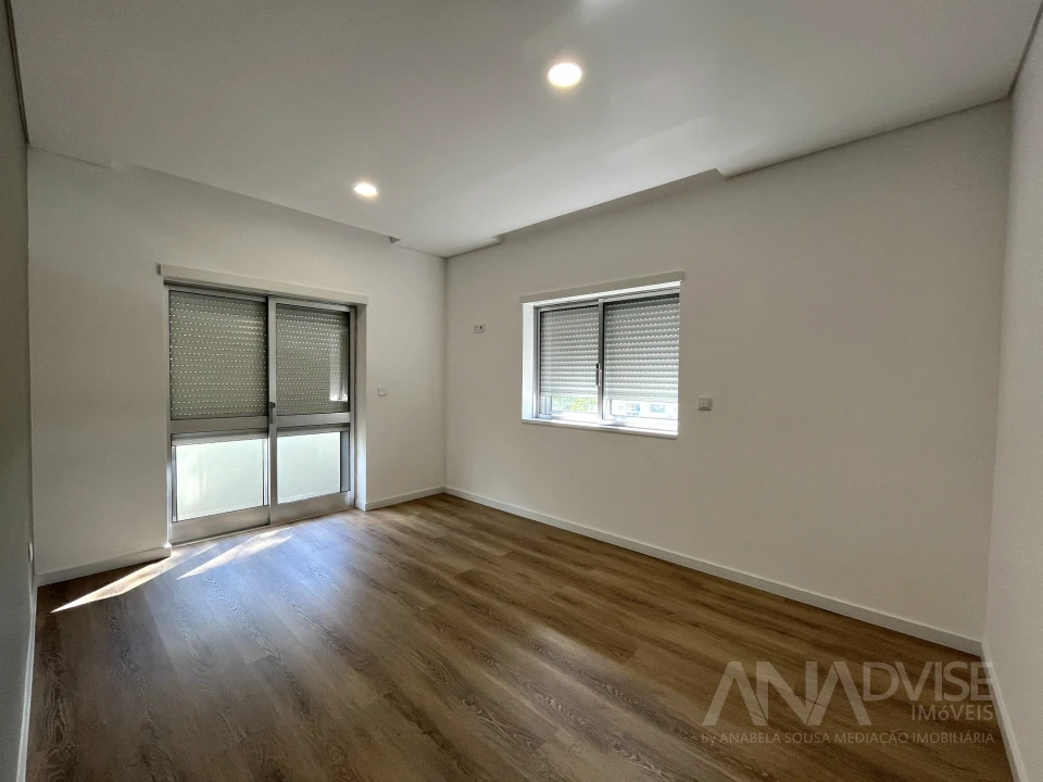 Apartamento T4 para Venda em Viseu Foto 36