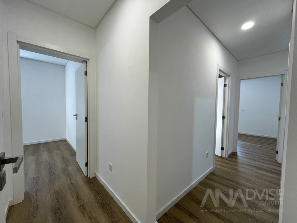 Apartamento T4 para Venda em Viseu Foto 25