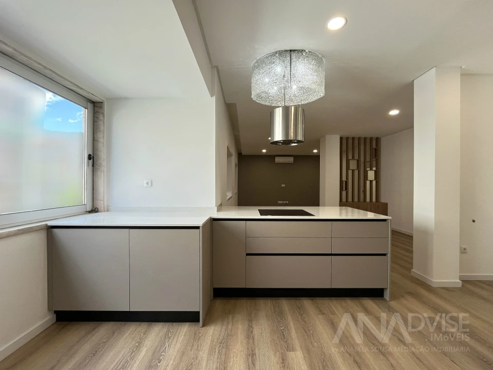 Apartamento T4 para Venda em Viseu Foto 1