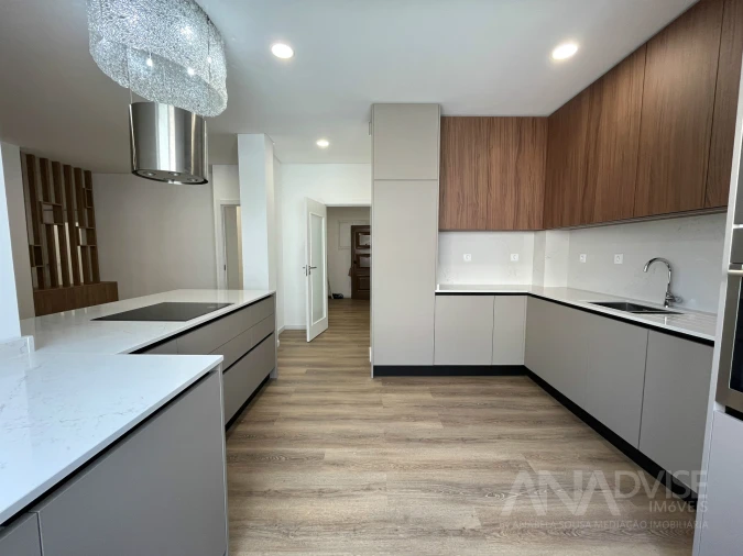 Apartamento T4 para Venda em Viseu Foto 2