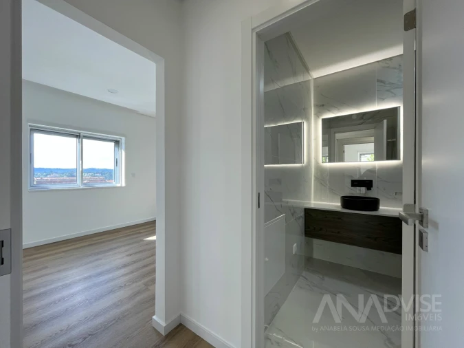Apartamento T4 para Venda em Viseu Foto 39