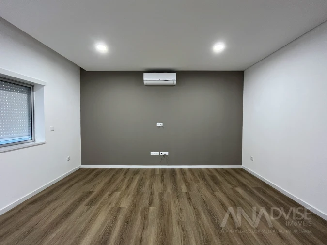 Apartamento T4 para Venda em Viseu Foto 20
