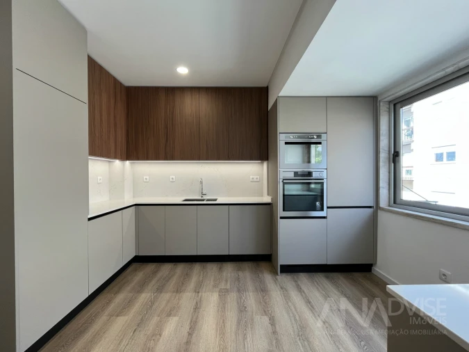 Apartamento T4 para Venda em Viseu Foto 4