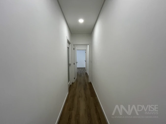 Apartamento T4 para Venda em Viseu Foto 24