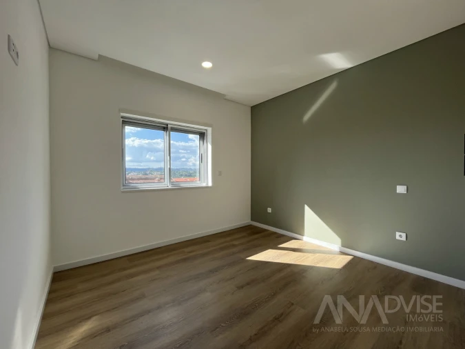 Apartamento T4 para Venda em Viseu Foto 45