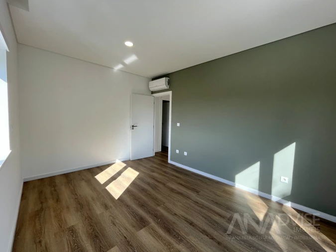Apartamento T4 para Venda em Viseu Foto 37