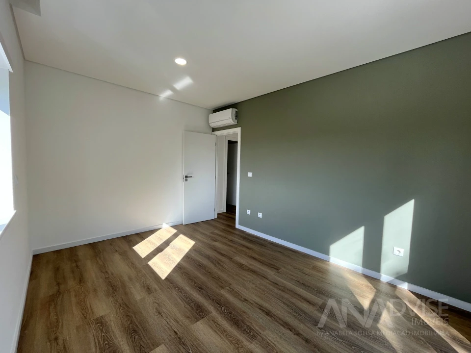 Apartamento T4 para Venda em Viseu Foto 37