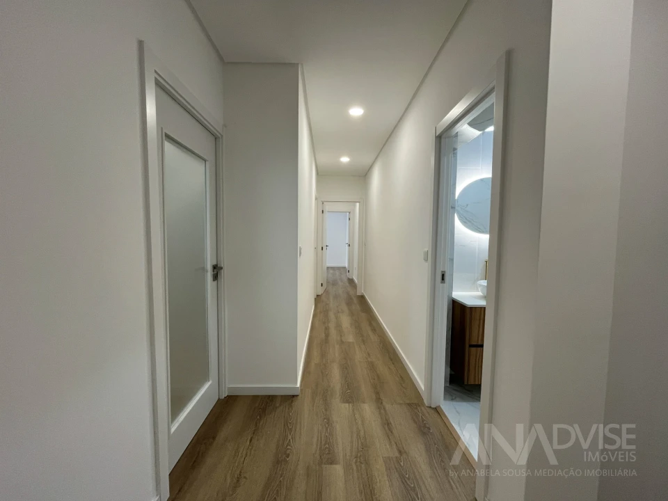Apartamento T4 para Venda em Viseu Foto 21