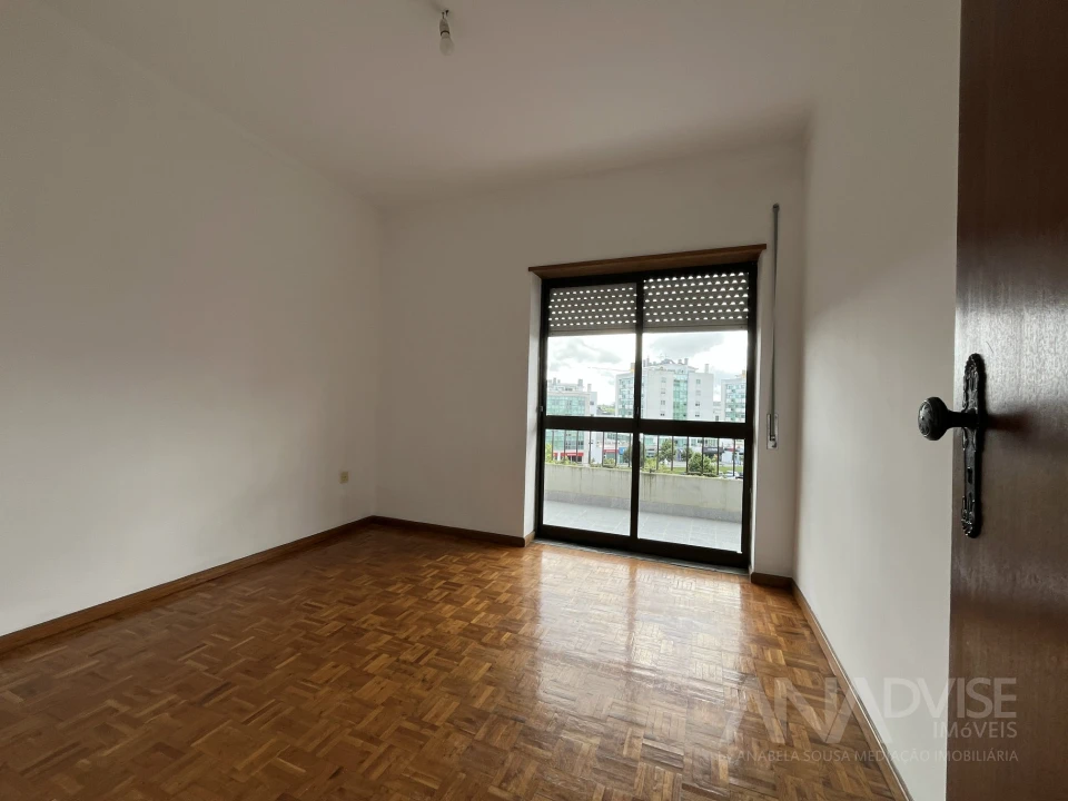 Apartamento T3 para Arrendamento em Viseu Foto 14