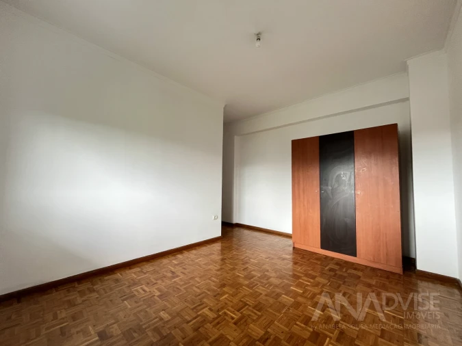 Apartamento T3 para Arrendamento em Viseu Foto 17
