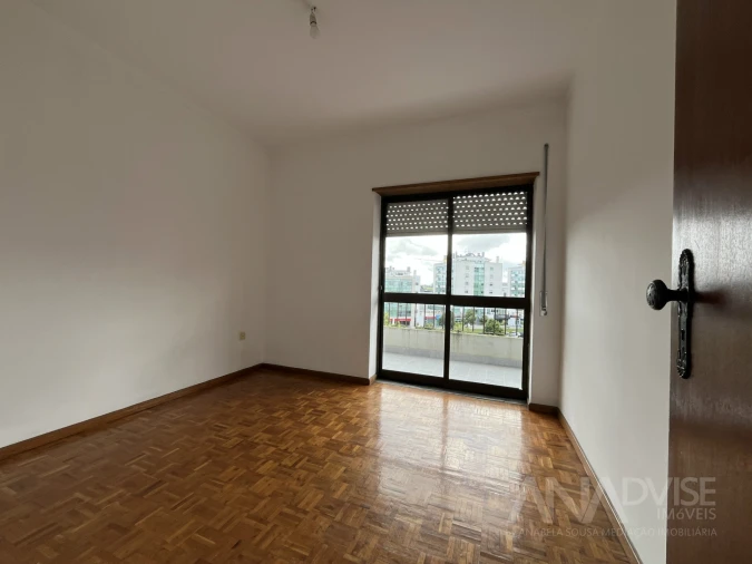 Apartamento T3 para Arrendamento em Viseu Foto 14