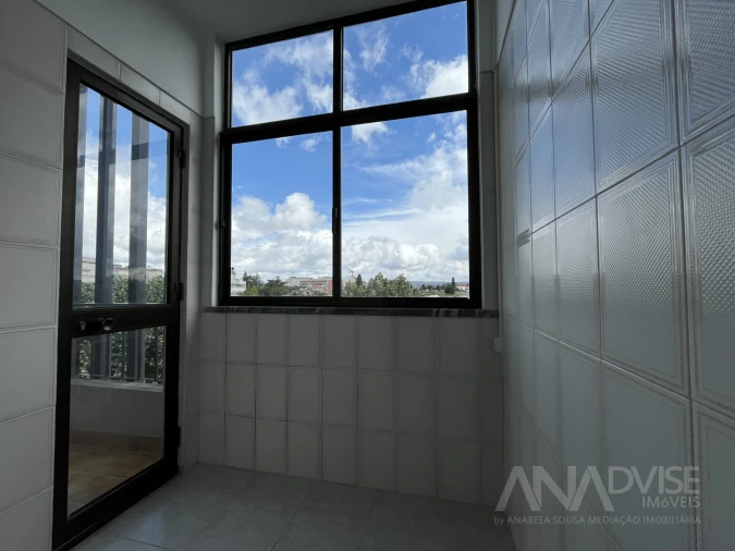 Apartamento T3 para Arrendamento em Viseu Foto 8