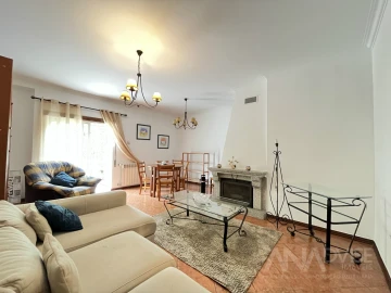 Apartamento T2 para Arrendamento em Viseu