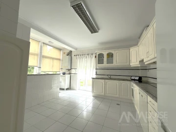 Apartamento T2 para Arrendamento em Viseu