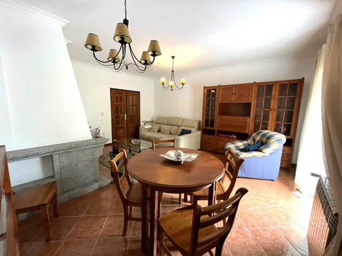 Apartamento T2 para Arrendamento em Viseu Foto 8