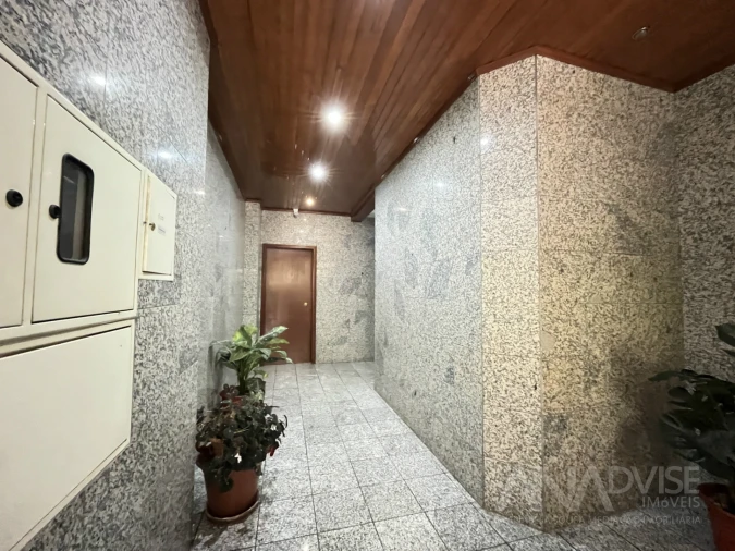 Apartamento T2 para Arrendamento em Viseu Foto 24
