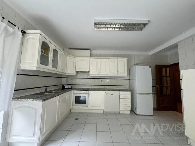 Apartamento T2 para Arrendamento em Viseu Foto 5