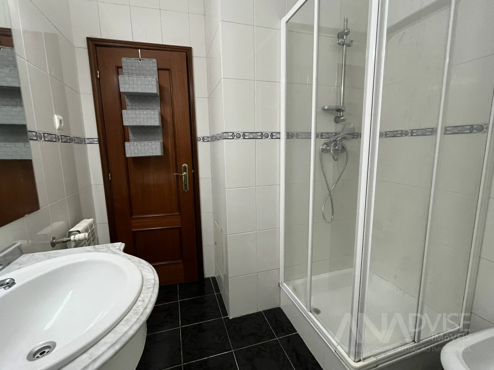 Apartamento T2 para Arrendamento em Viseu Foto 17