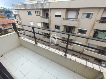 Apartamento T2 para Venda em Aver-O-Mar, Amorim e Terroso