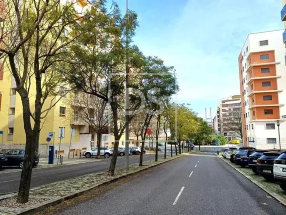 Apartamento T4 para Venda em Parque das Nações Foto 1