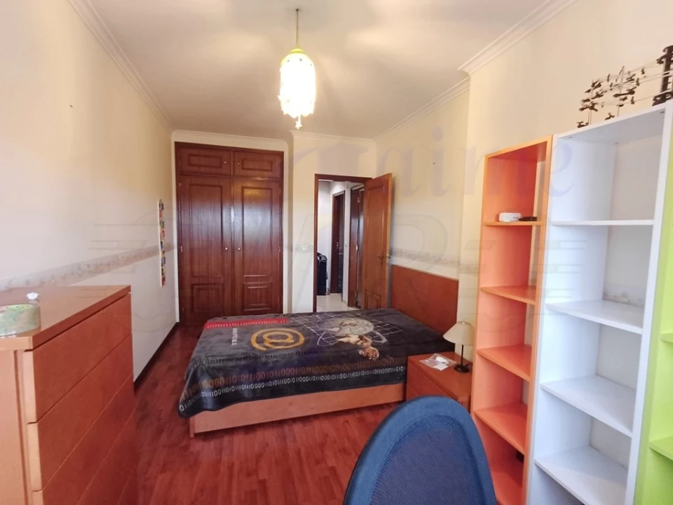 Apartamento T3 para Venda em Algueirão-Mem Martins Foto 17
