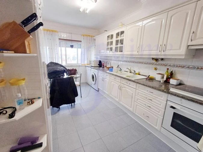 Apartamento T3 para Venda em Algueirão-Mem Martins Foto 4