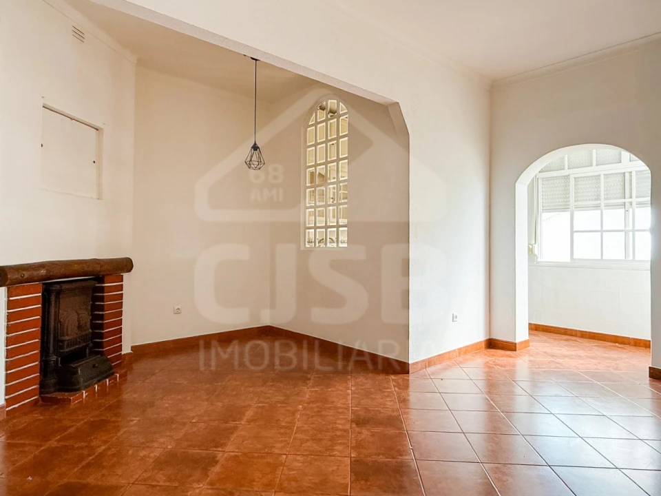 Apartamento T2 para Venda em Benavente Foto 1