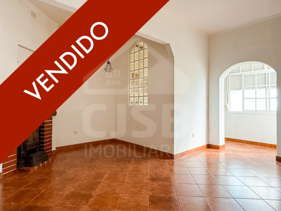 Apartamento T2 para Venda em Benavente Foto 1