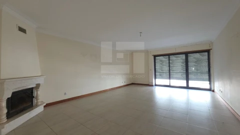 Apartamento T3 para Venda em Mina de Água