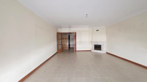 Apartamento T3 para Venda em Mina de Água