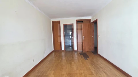 Apartamento T3 para Venda em Mina de Água