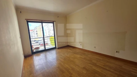 Apartamento T3 para Venda em Mina de Água