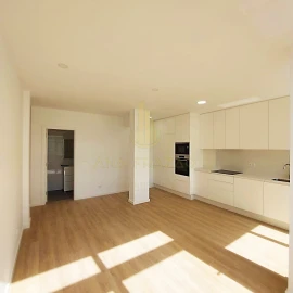 Apartamento T2 para Venda em Falagueira-Venda Nova