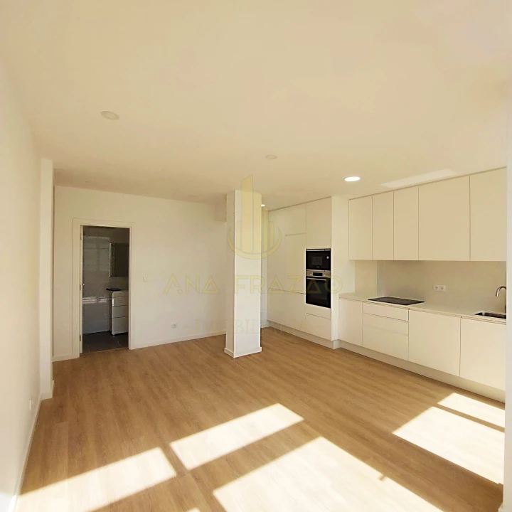Apartamento T2 para Venda em Falagueira-Venda Nova Foto 2