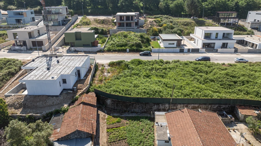 Terreno para Venda em Ruivães e Novais Foto 4