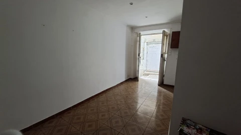 Apartamento T1 para Venda em Santa Maria Maior