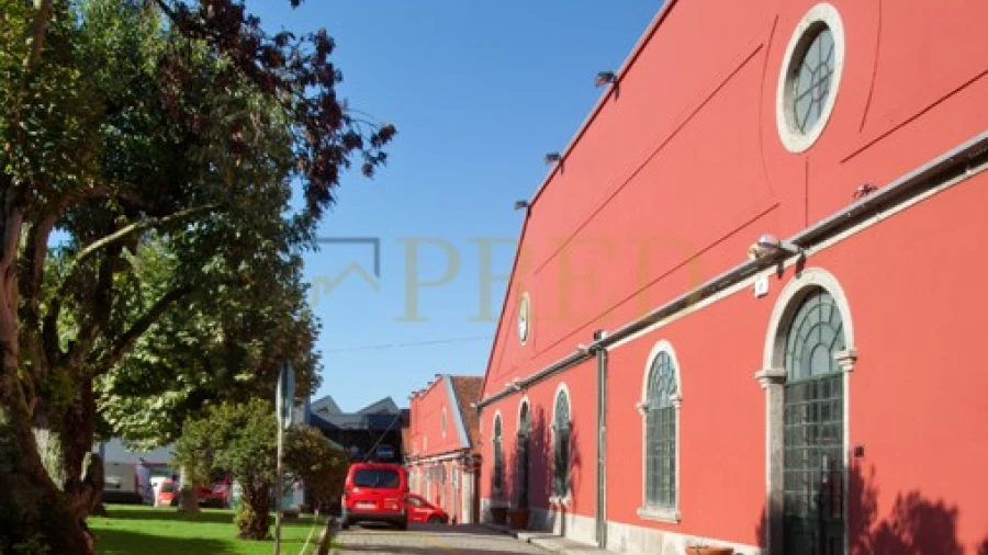 Armazém para Arrendamento em Paranhos