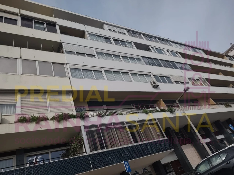 Apartamento T4 para Venda em Lumiar Foto 3