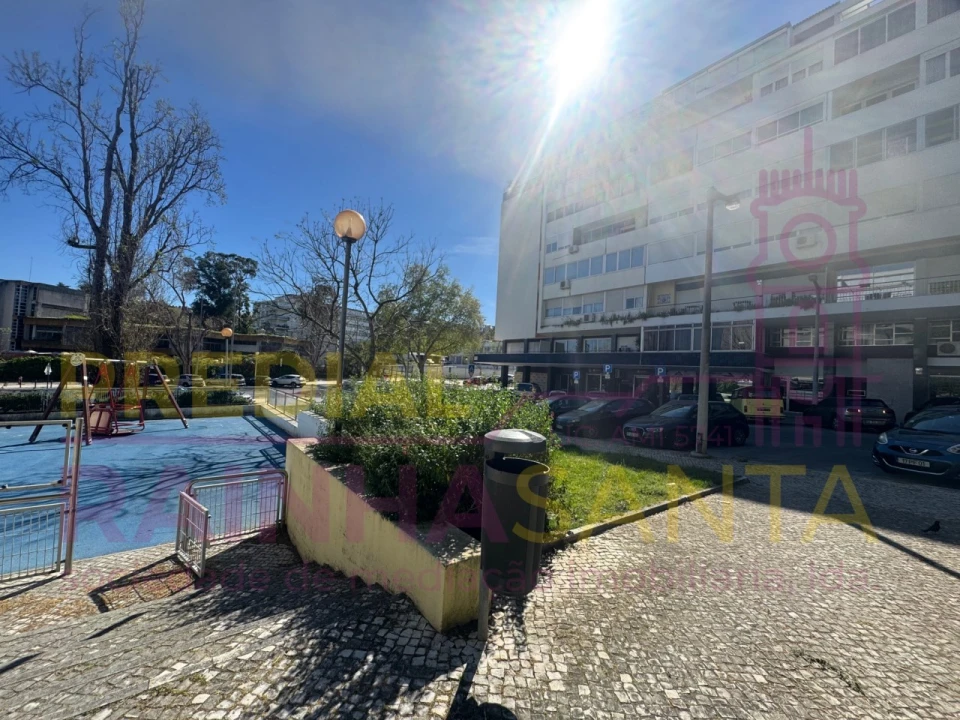 Apartamento T4 para Venda em Lumiar Foto 12