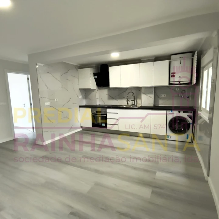 Apartamento para Venda em Laranjeiro e Feijó Foto 1