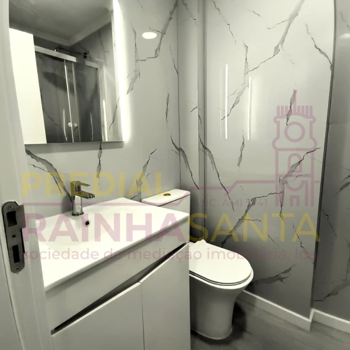 Apartamento T2 para Venda em Benfica Foto 2