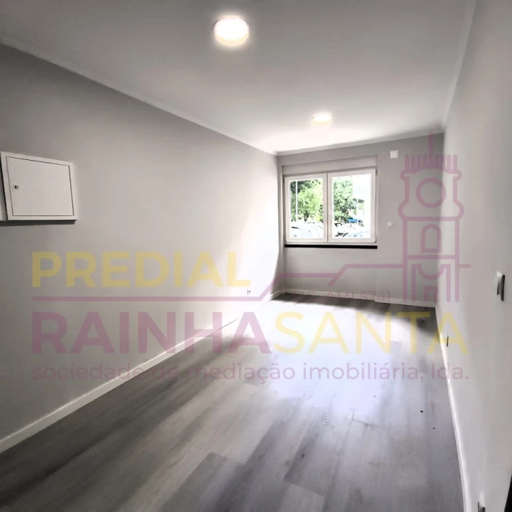 Apartamento T2 para Venda em Benfica Foto 7