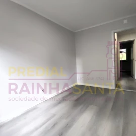 Apartamento T2 para Venda em Benfica