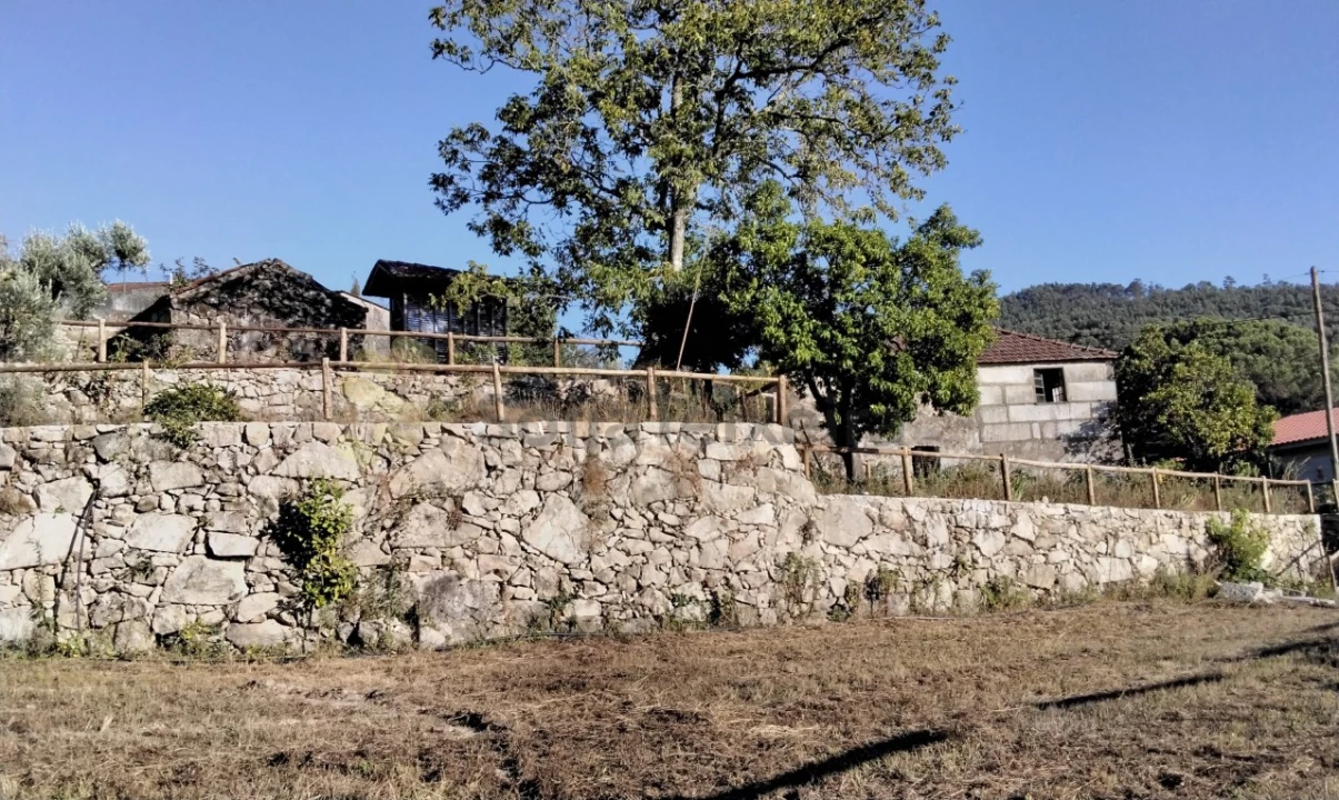 Moradia T3 para Venda em Vila Boa do Bispo Foto 28