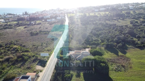 Moradia T5 para Venda em Luz