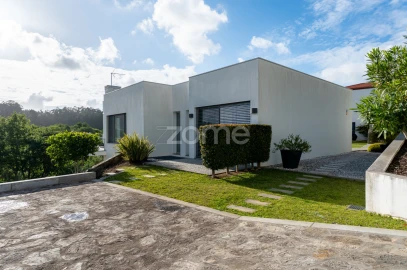 Moradia T4 para Venda em Ossela