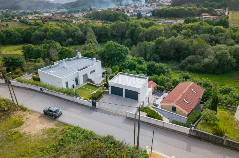Moradia T4 para Venda em Ossela Foto 58