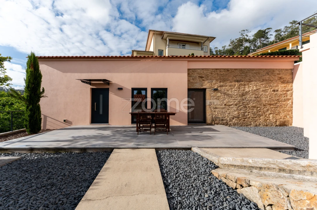 Moradia T4 para Venda em Ossela Foto 40
