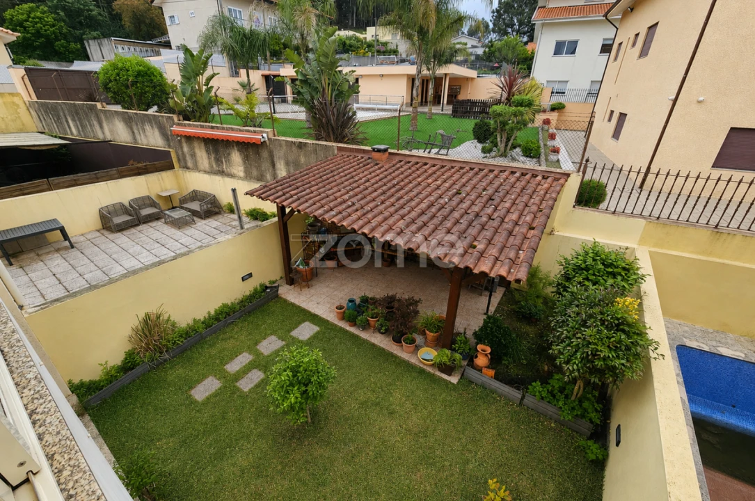 Moradia T4 para Venda em Sandim, Olival, Lever e Crestuma Foto 23