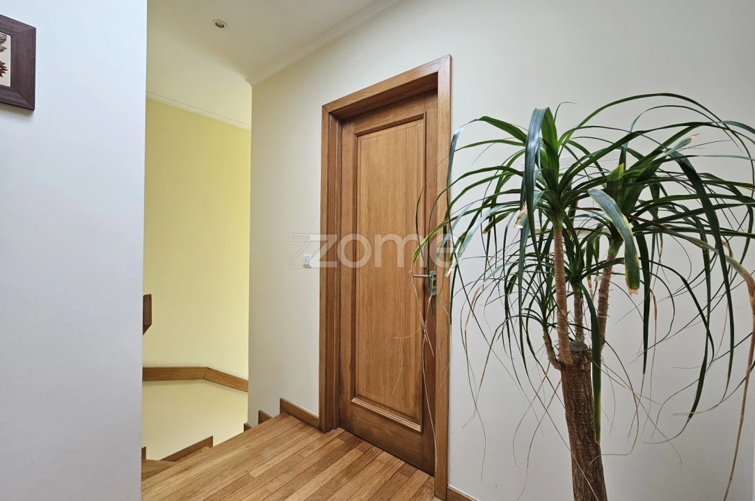 Moradia T4 para Venda em Sandim, Olival, Lever e Crestuma Foto 14